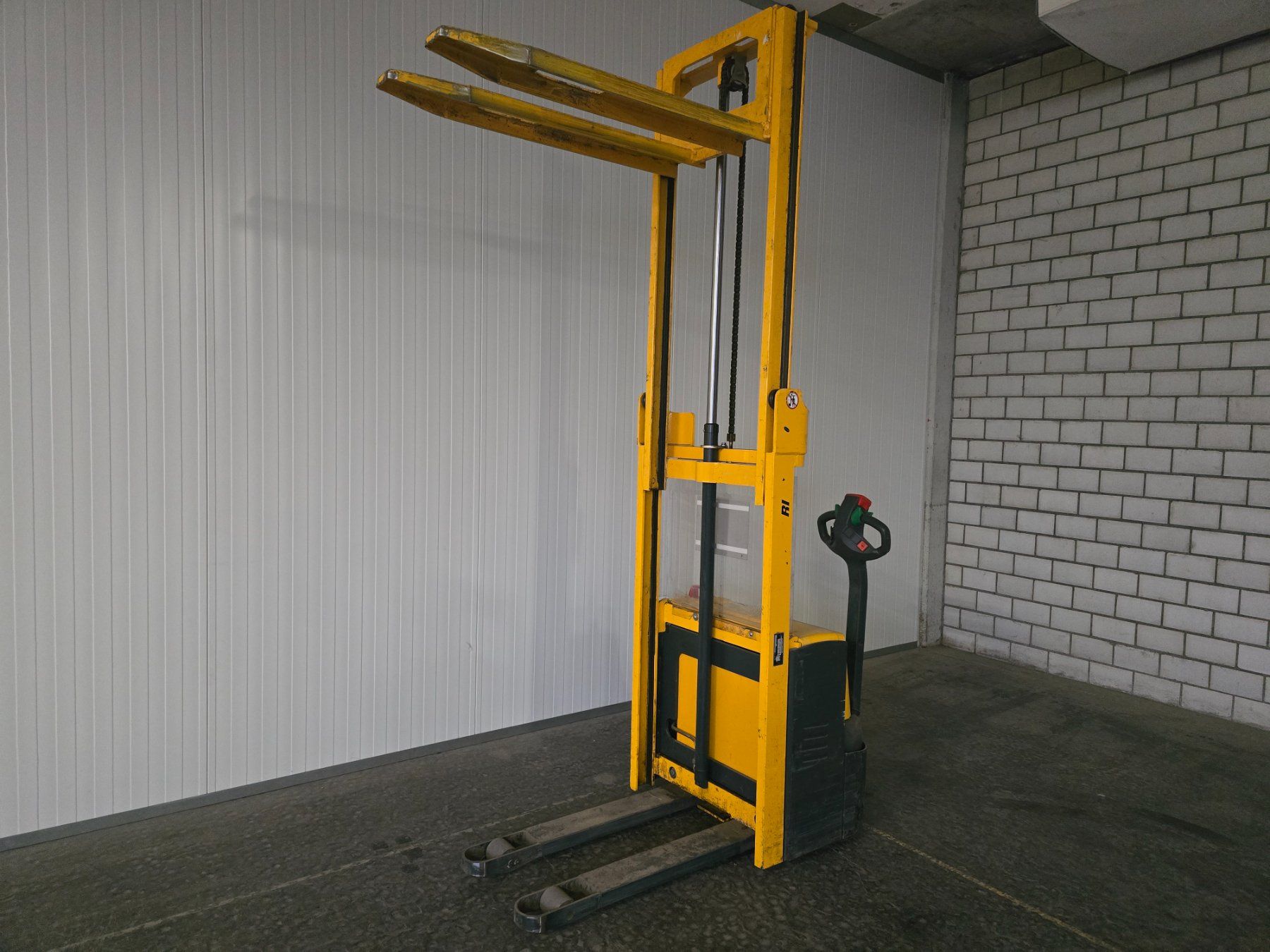 Jungheinrich Carrelli elevatori e a forche: Stapler Jungheinrich EJC 110 Hub 250cm – Usato da Amriswil venduto da basstempel 2