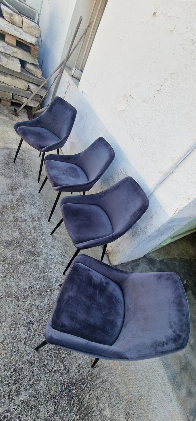 Stühle: Chaises Velours Gris (4 chaises) – Neu (gemäss Beschreibung) aus Vernier von dyl_8v8k