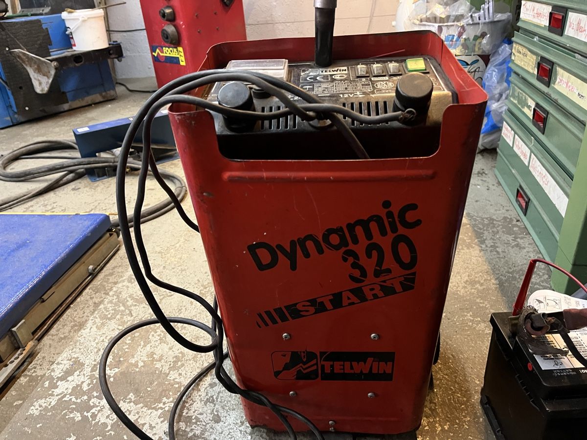 Batterie-Ladegeräte: Batterieladegerät Telwin Dynamic 320 Start – Gebraucht aus Altstätten SG von melcom11