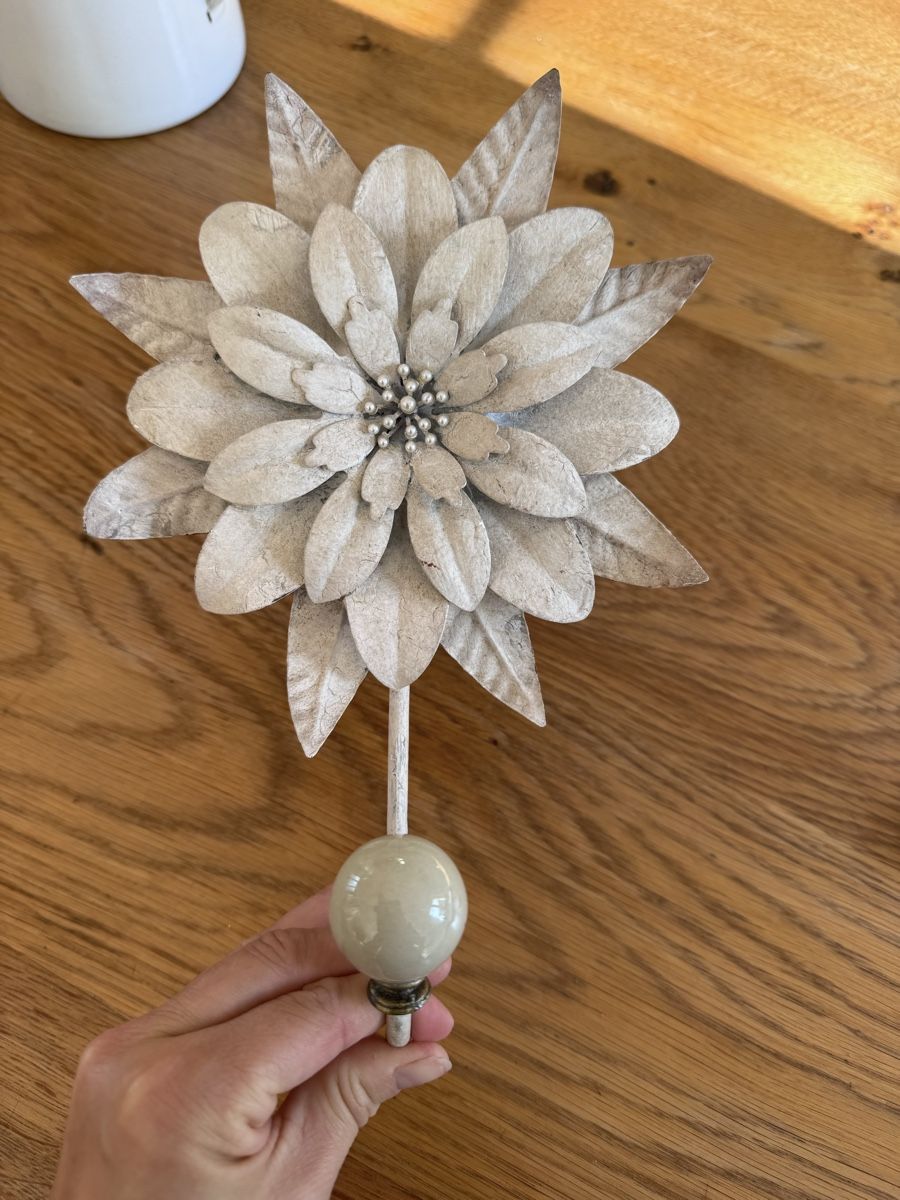 Eisenwaren: Wandhaken Shabby Chic Blume 26cm – Gebraucht aus Niederbüren von Oetschli 2