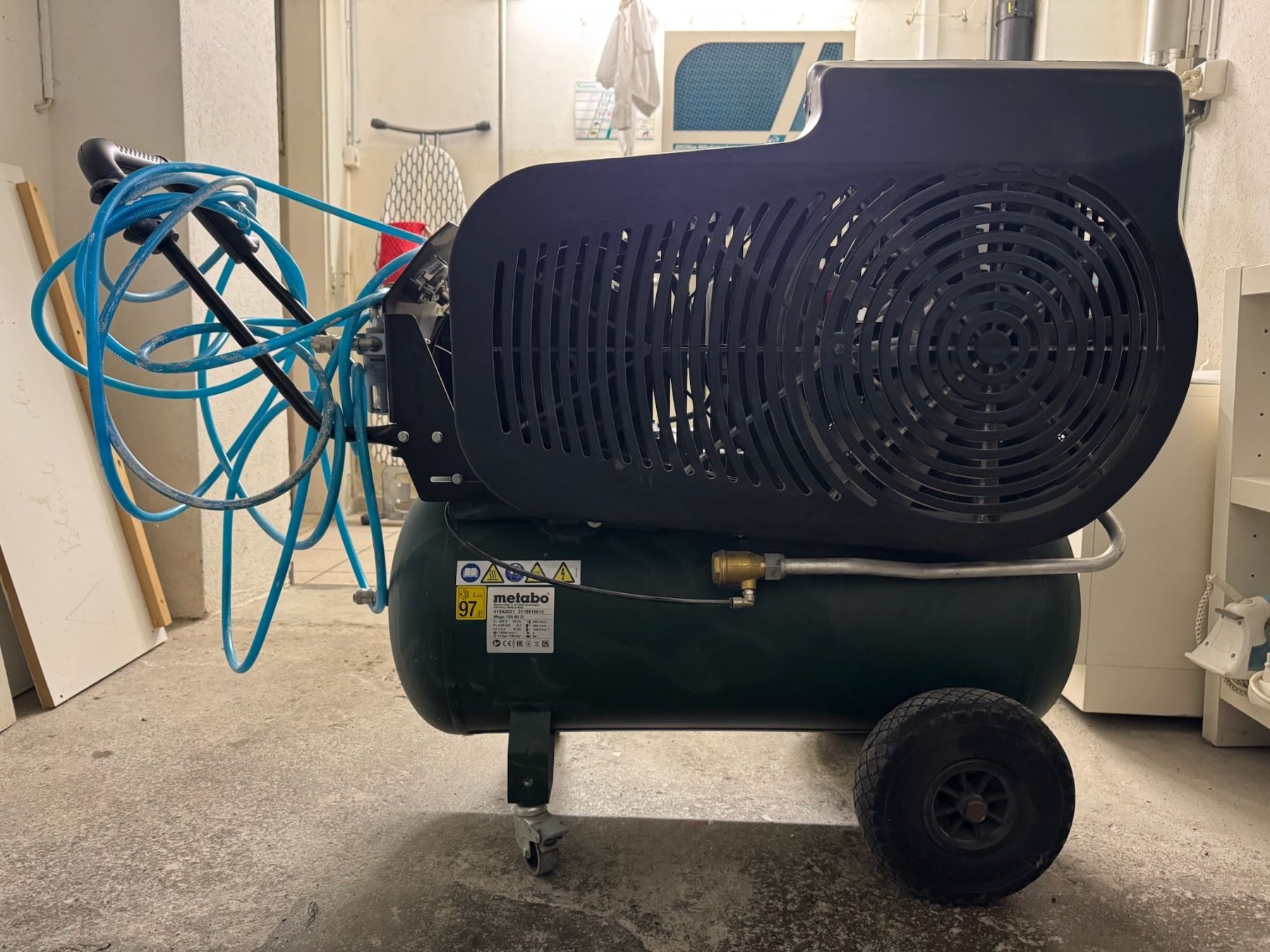 Metabo Compresseurs: Metabo Kompressor mit Sandstrahler unFarbspritzpistole – Neuf (Voir description) à Zürich par HallohierEva 1