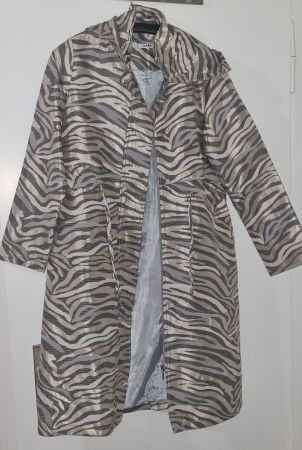Trendiger Mantel Oski Gr. M Zebra-Muster