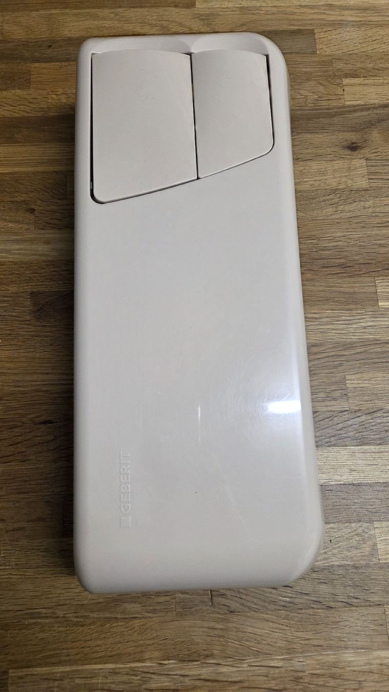 Geberit WC: Geberit Spülkastendeckel Baige – Usato da Dornach venduto da Ihsan2