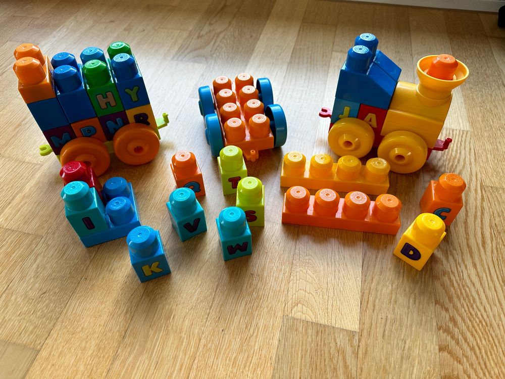 Kinderspielzeug - Zug mit Buchstaben und Geräuschen | Kaufen auf Ricardo