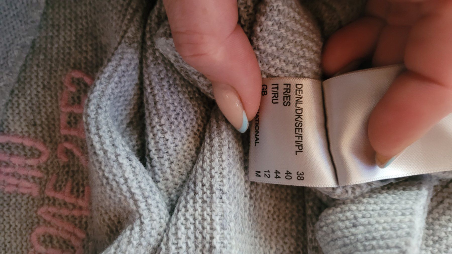 Lieblingsstück Pulls & Sweat-shirts: Lieblingsstück Pullover Grösse 38 grau bestickt – D'occasion à Horgenberg par Klatschmohnmaria 7