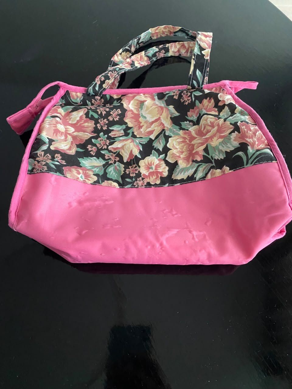 Taschen für Damen: Kosmetiktasche Blumenmuster pink Stoff – Gebraucht aus Zumikon von pat_m55d