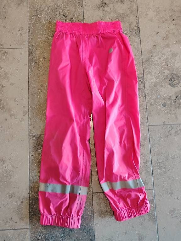 Pantaloni: Regenhose Gr 116 – Usato da Wilen b. Wollerau venduto da Karin1985