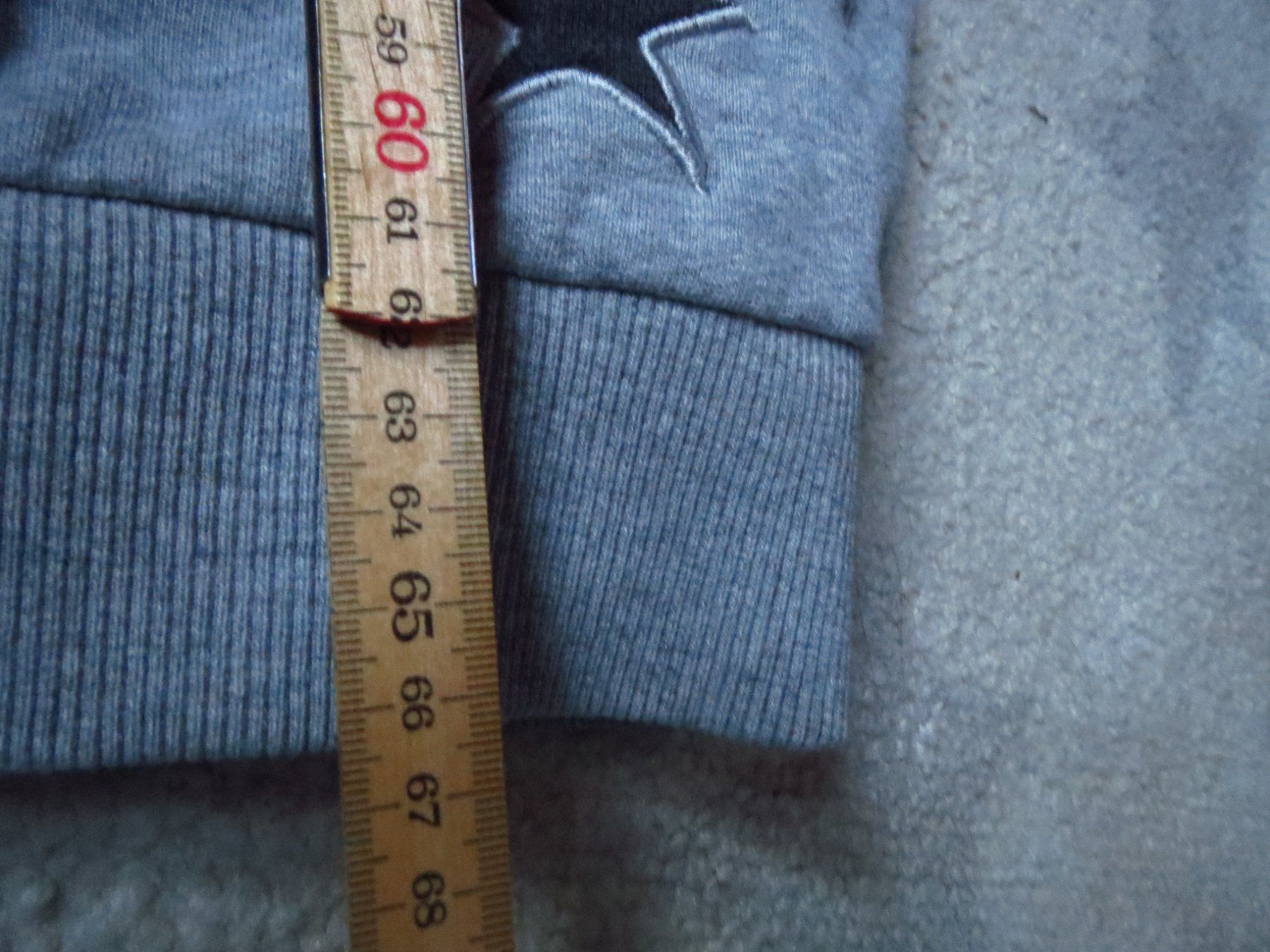 Maglioni & Felpe: toller GIVENCHY PARIS Damen Pullover XS mit Sternen/NP 920.- – Usato da Kiental venduto da Anna8702 4
