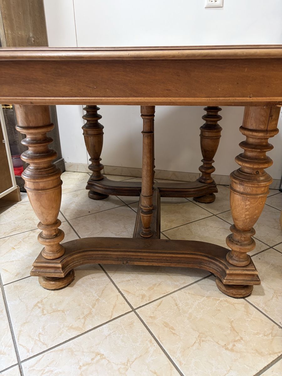 Tische: Table en bois massif, style rustique, état acceptable – Gebraucht aus Vésenaz von Marguerite51 3