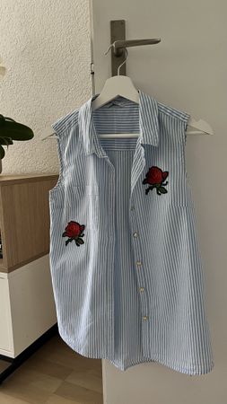 ONLY gestreiftes Sommerhemd mit Rosen, Größe 34.
