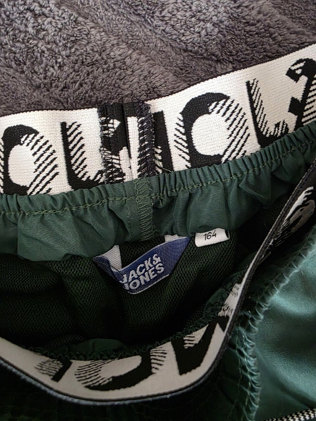 Pantaloni: Jack & Jones Badeshorts – Usato da Oberbüren venduto da Skadi_83 1