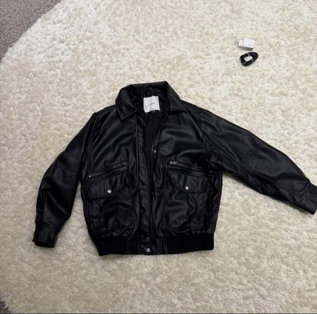 Bomberjacke Kunstleder Bershka schwarz 