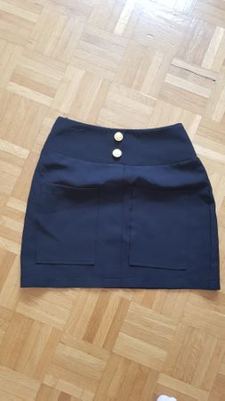 Jupe noire Mc Lorene taille XS à boutons dorés