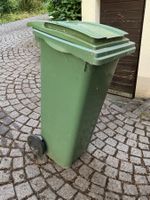 Grüne Kehrichttonne mit Rädern, gebraucht,