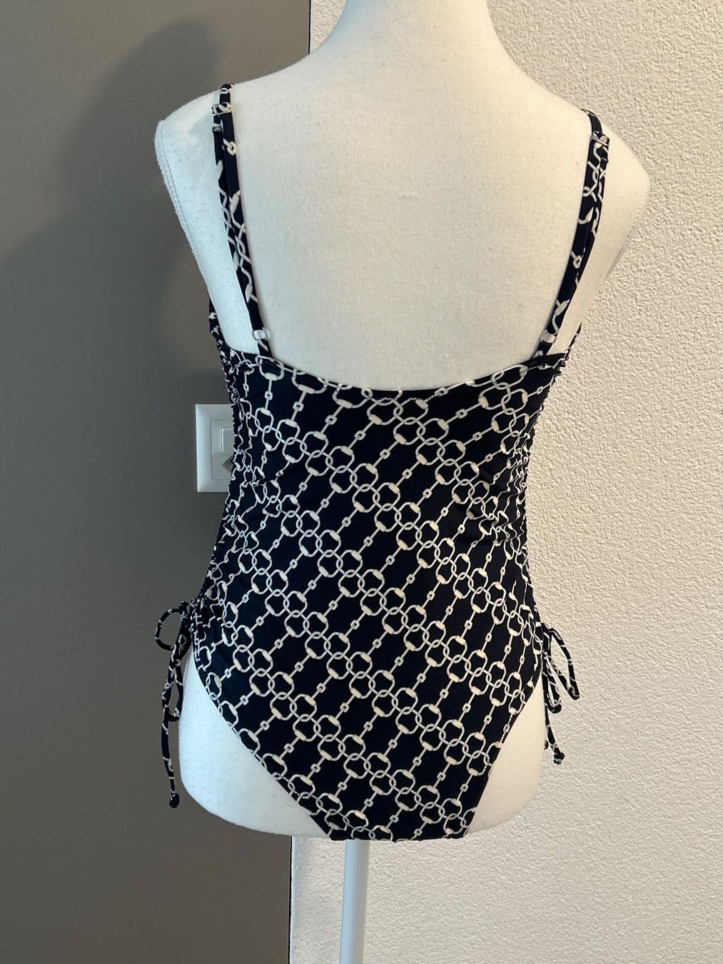Badekleider & Bikinis: Badeanzug Damen schwarz mit Muster – Gebraucht aus Brunnen von Nala2929 5