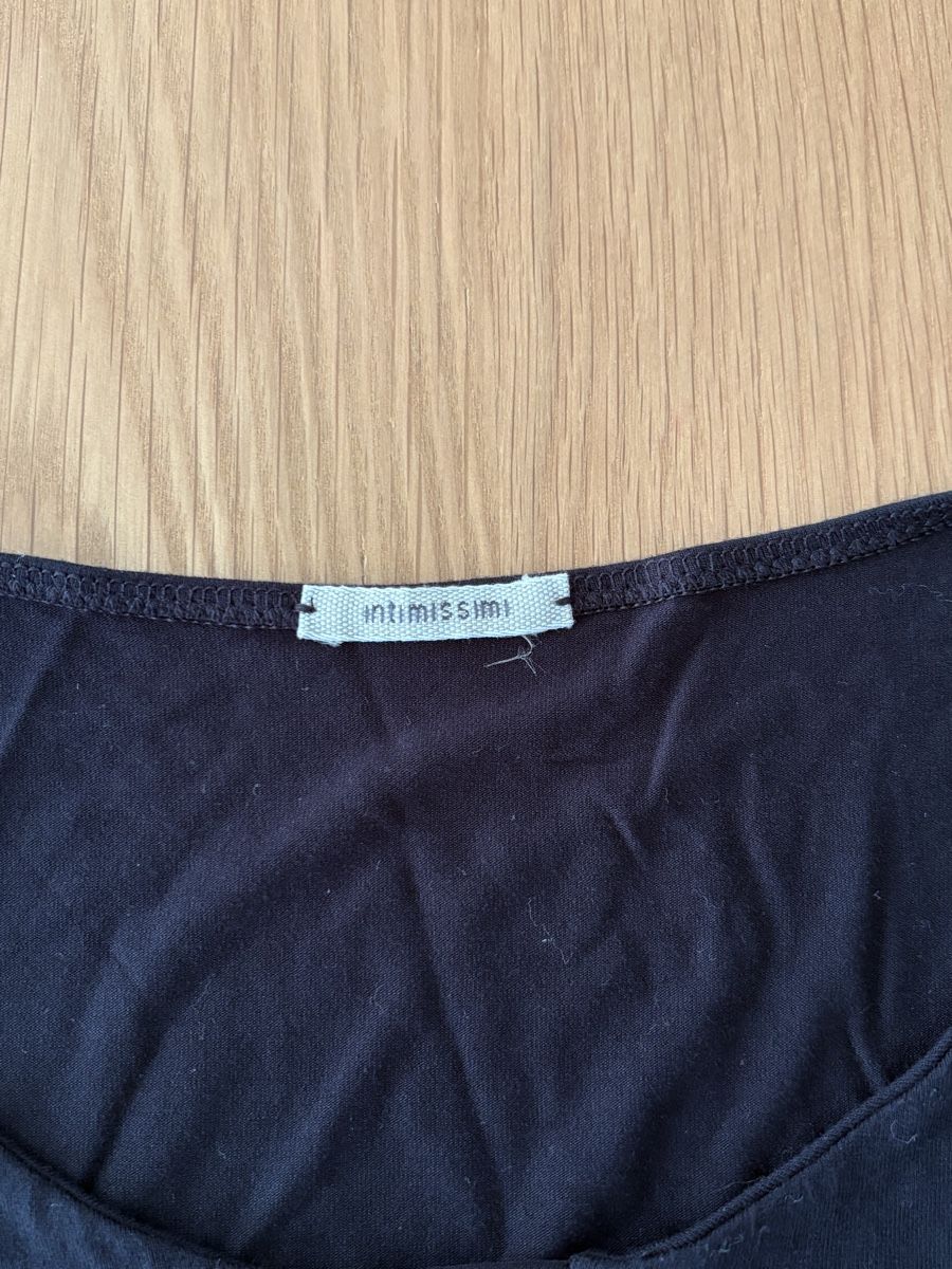 Intimissimi Top: Elegante canotta nera Intimissimi – Usato da S. Antonino venduto da LIKA91 2