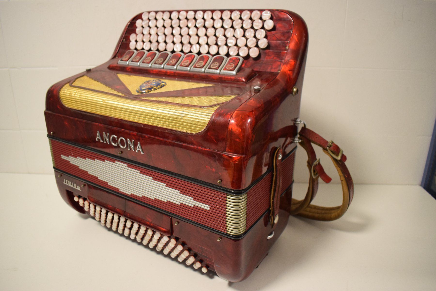 Strumenti musicali: Akkordeon chromatisch Ancona – Usato da Zürich venduto da Brockito 2