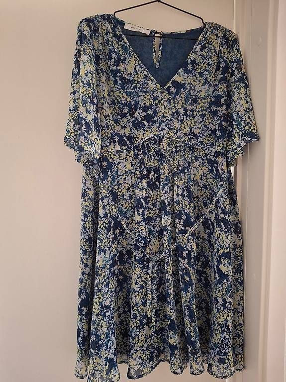Kleider: 2 robes d'été – Gebraucht aus Lausanne von Venise2014 2