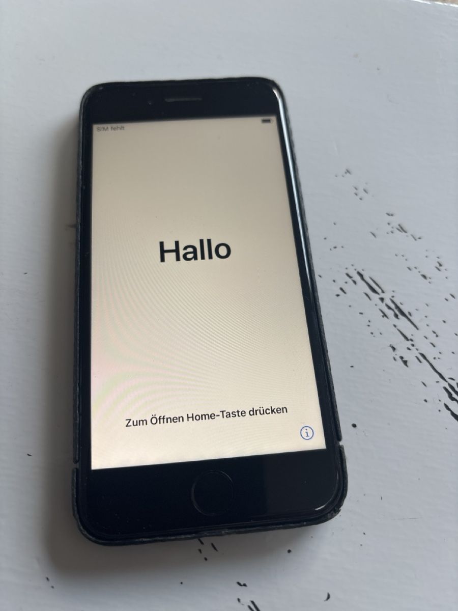 Apple Handys / Smartphones: iPhone 8, Schwarz, 64 GB, mit Hülle – Gebraucht aus Wilderswil von mar_7jf2 2