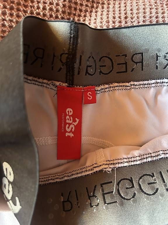 Pantaloni: East Reithose – Usato da Weissbad venduto da noe_8rcy 2