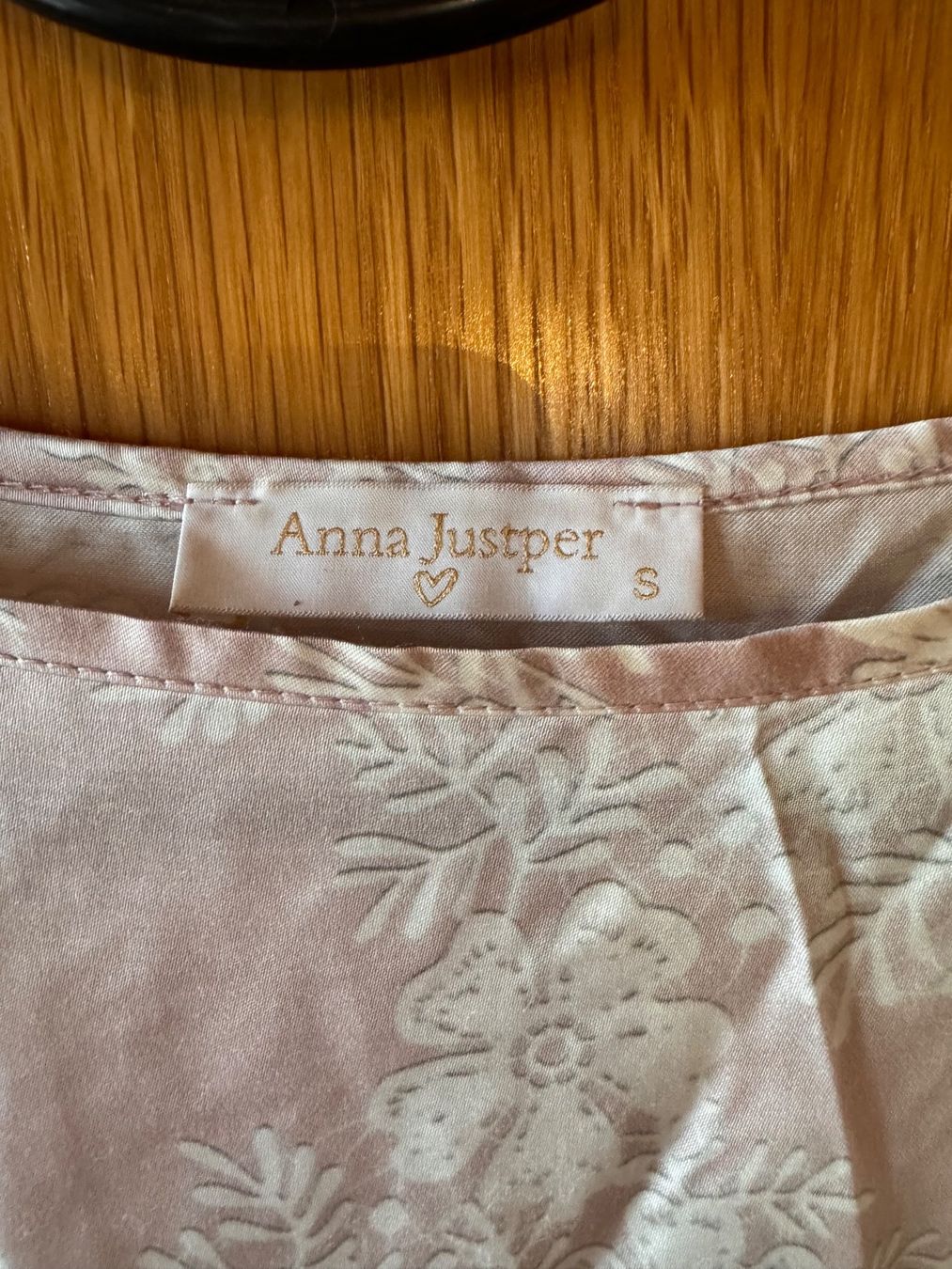 Blusen: Glänzende rosa Bluse mit floralem Muster Gr. S – Gebraucht aus Grosswangen von second_hand_dress 5