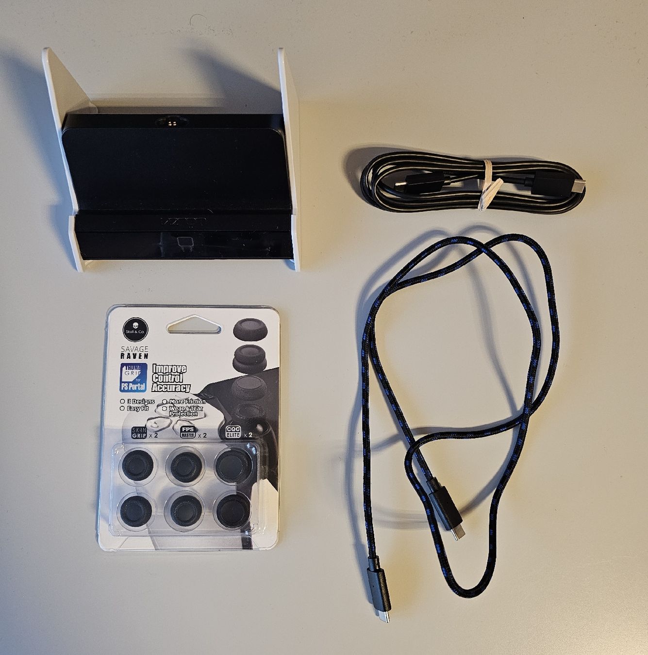 Sony Console: PlayStation Portal Remote Player PS5 – Nuovo (secondo la descrizione) da Häutligen venduto da Konvolut_Shop_CH 5