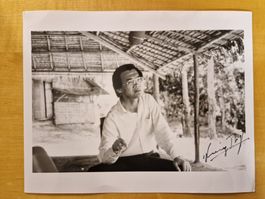 Haing S. Ngor, Original Autogramm auf Foto in s/w