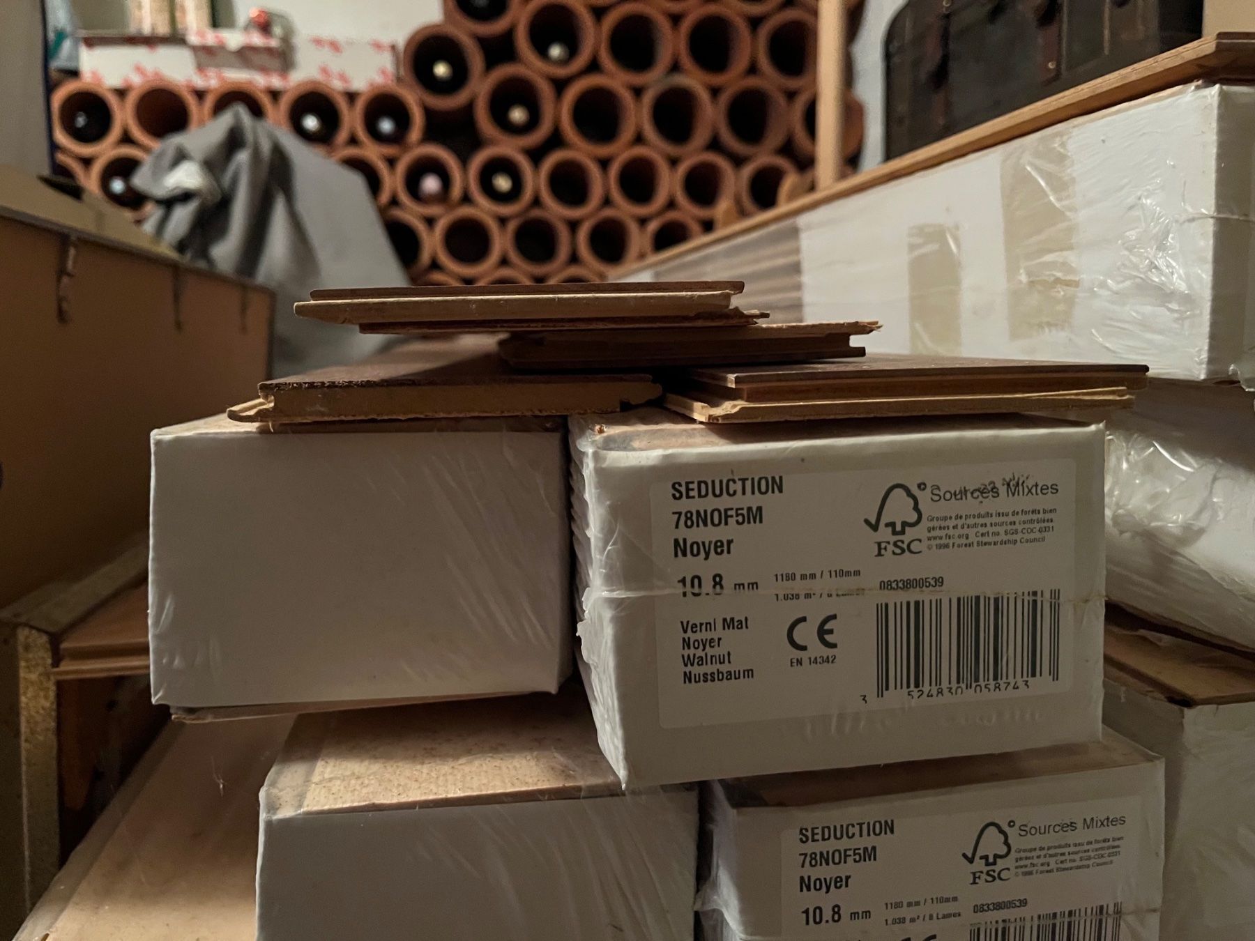 Holzartikel: Parkett Nussbaum – Neu und originalverpackt aus Erlinsbach SO von Praxis3 1