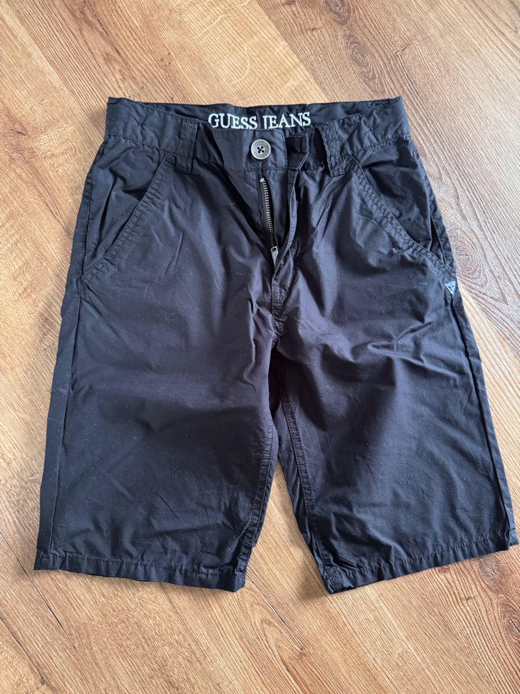Guess Pantaloni: Marken Shorts – Usato da Frauenfeld venduto da Jacqueline050