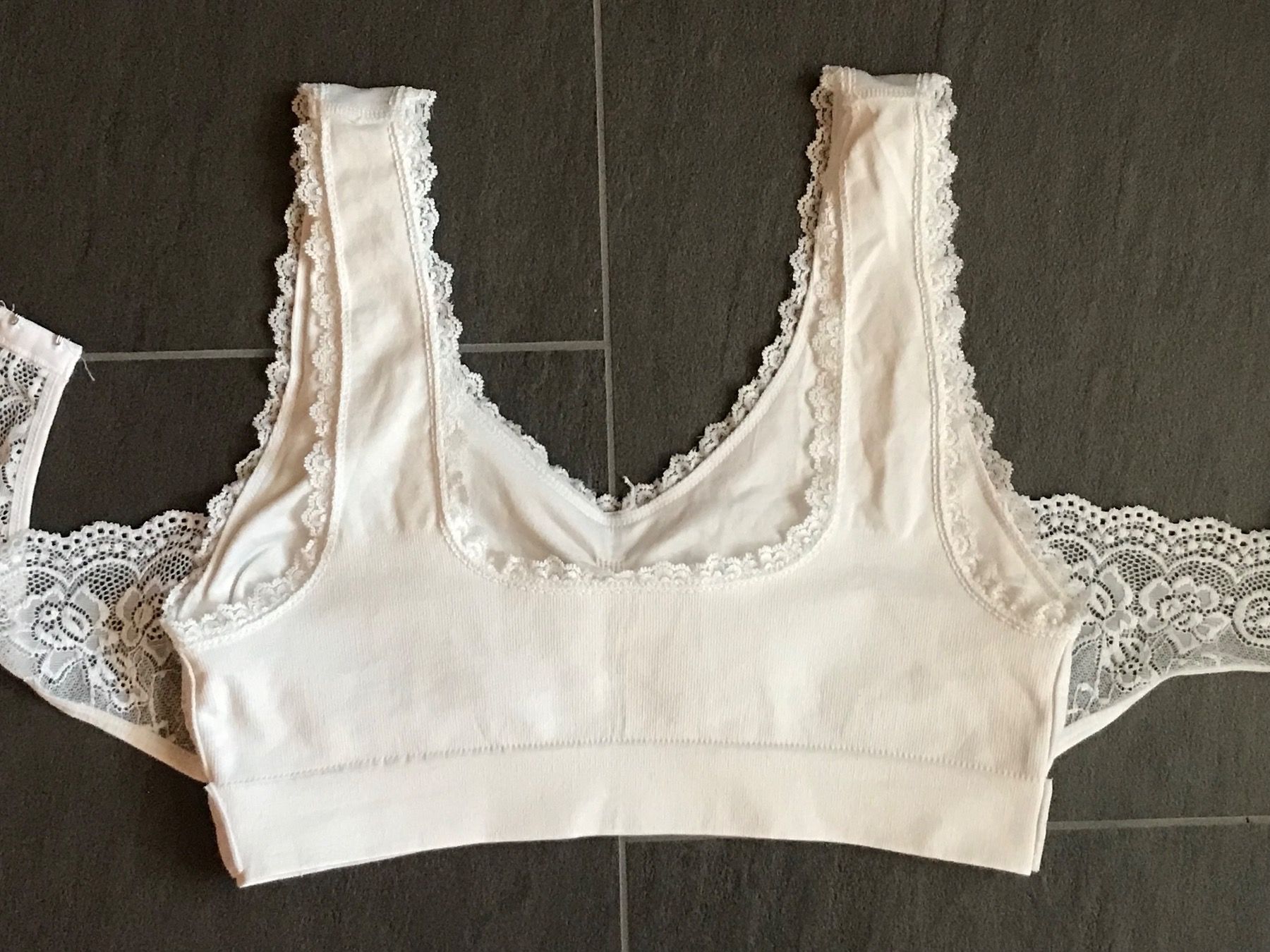 Altra biancheria intima: COMFORT BH WEISS - GRÖSSE L – Nuovo (secondo la descrizione) da Buchs AG venduto da fischli610 4
