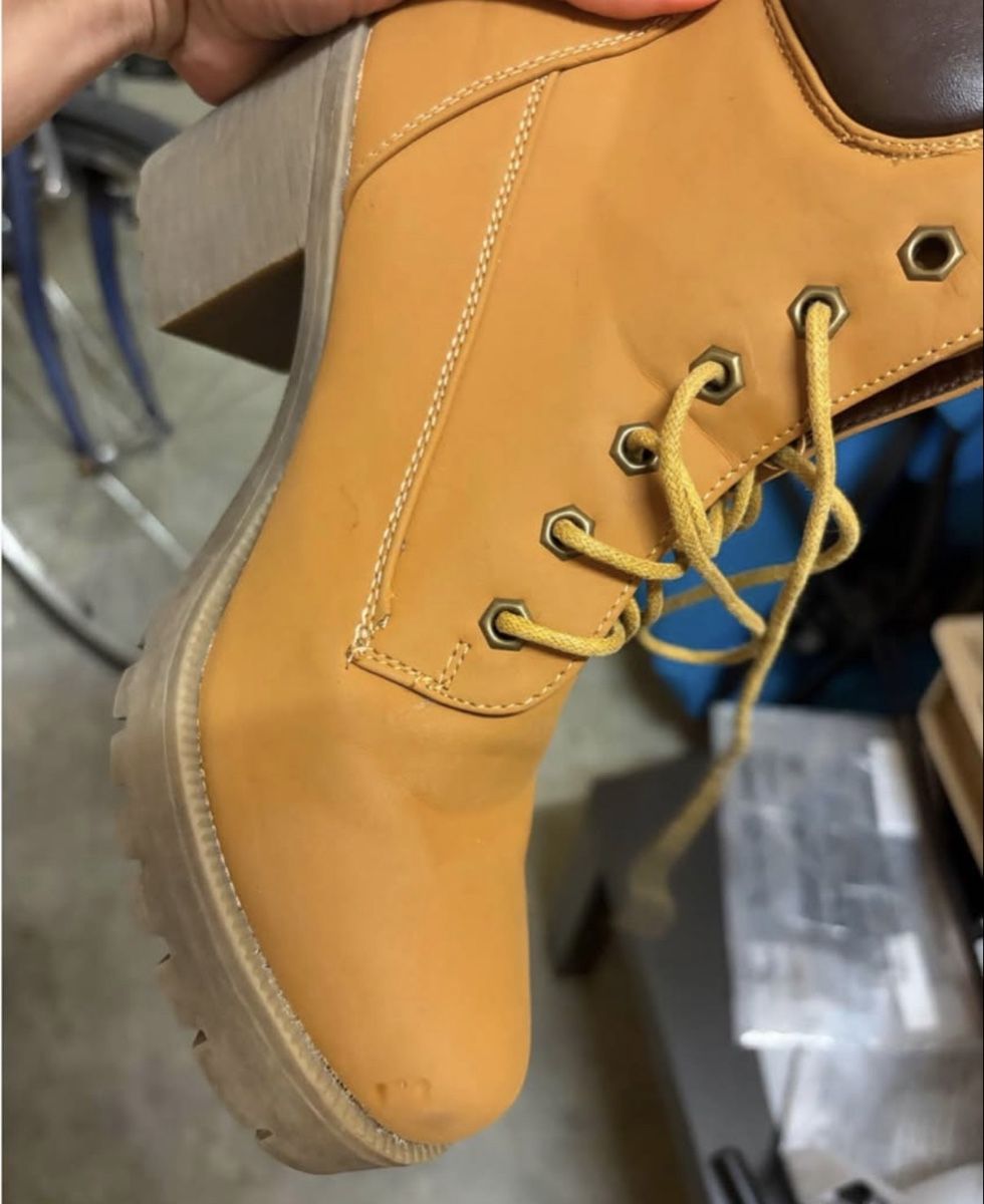 Scarpe da donna: Stivaletti donna numero – Usato da Payerne venduto da Petite-vendeuse 1