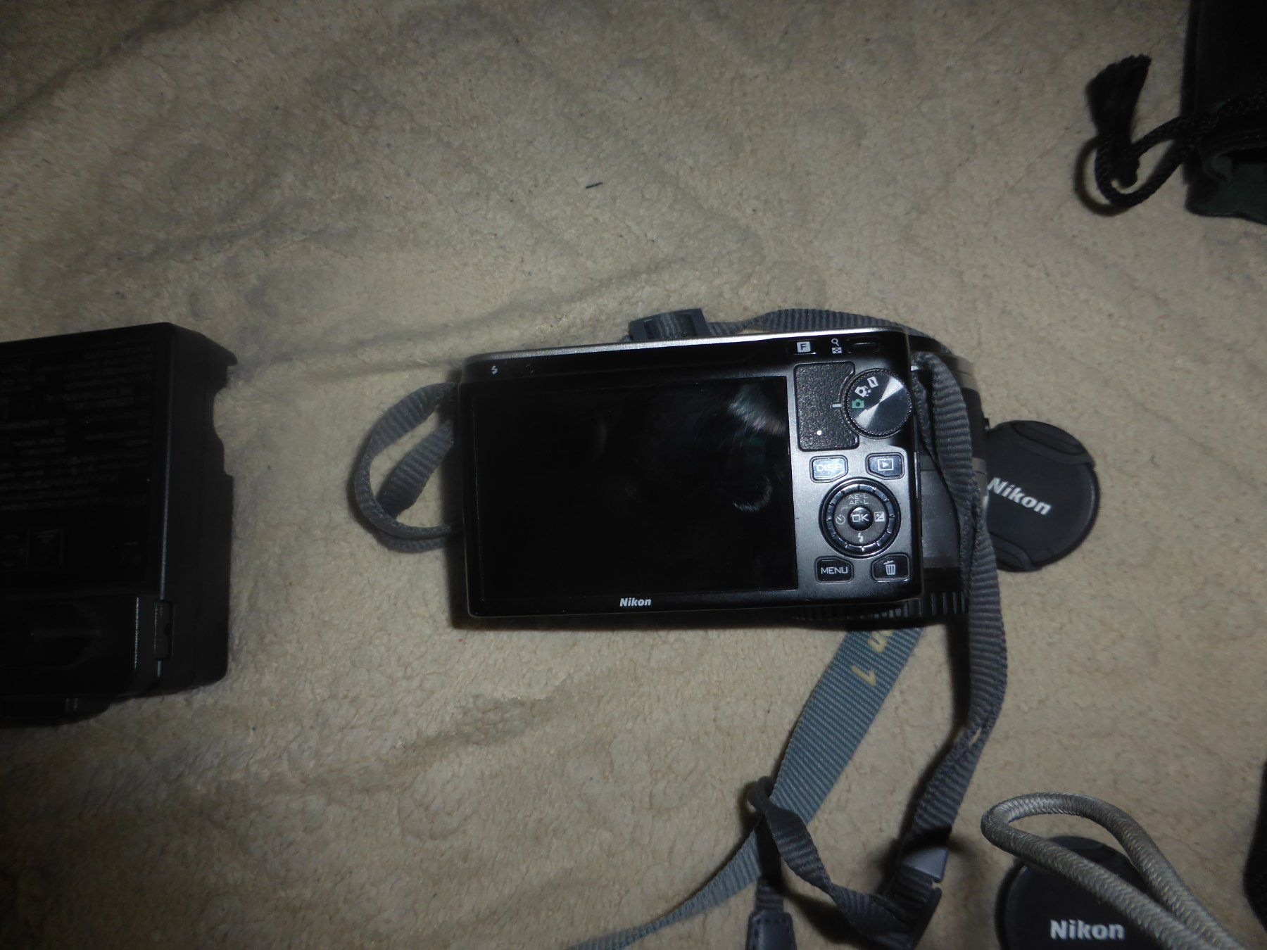 Nikon Fotocamera: NIKON J1 MIT ZWEI  0BJEKTIV – Usato da basel venduto da tama_fab 5