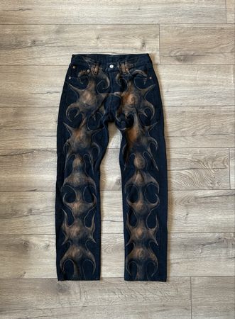 Jeans Levi's 501 modèle gravé taille W26 L32 bon état