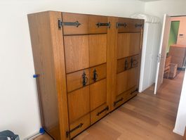 Massiver Schrank Eiche Holz rustikal gebraucht Zustand