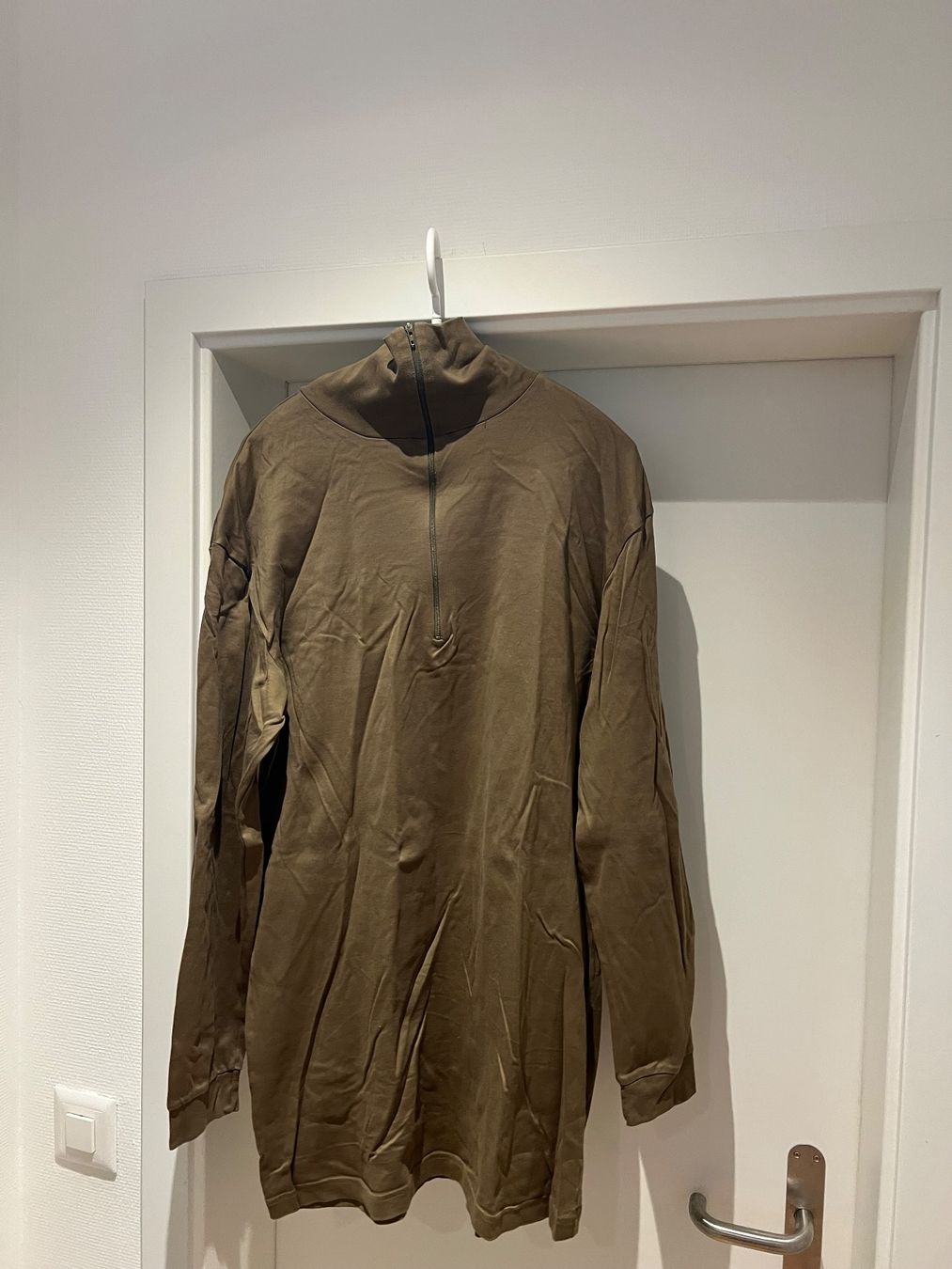 Schweizer Armee Kleiderpakete: Verschiedene Schweizer Militär Shirts & Gnäggis – Gebraucht aus Zürich von luc_tx6w 1