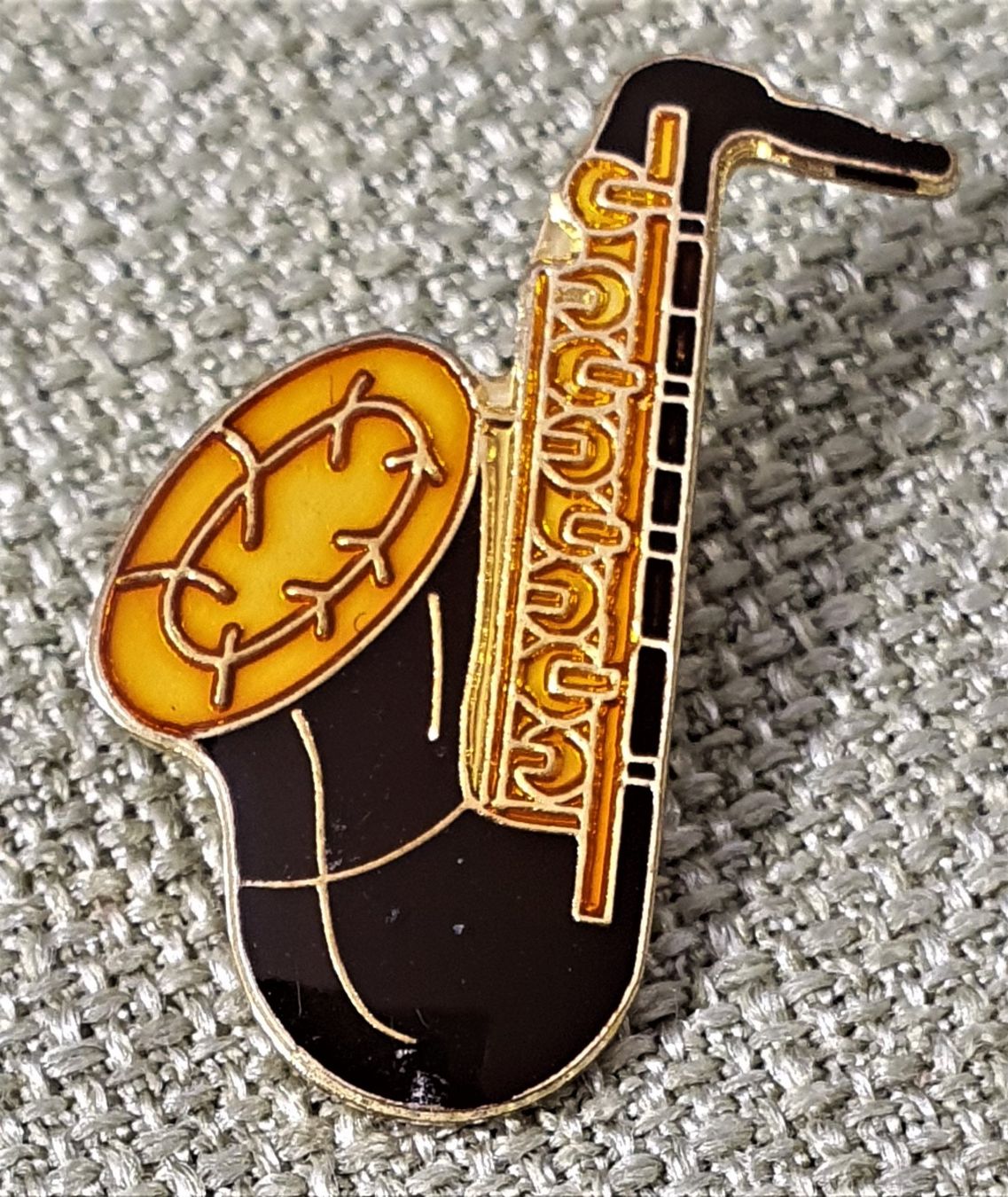 Placchette & Badge: O391 - Pin Saxophon – Usato da Reinach BL venduto da Boston-Verkauf