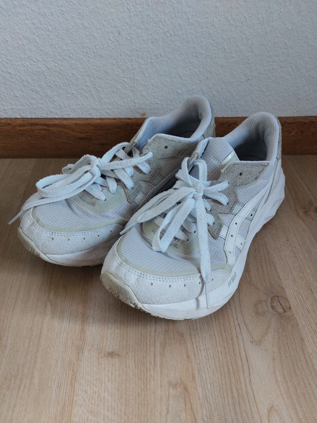 Asics Damenschuhe: Asics FFBlast Sneaker Gr. 39, Top Zustand – Gebraucht aus Titterten von fra_v27g 1