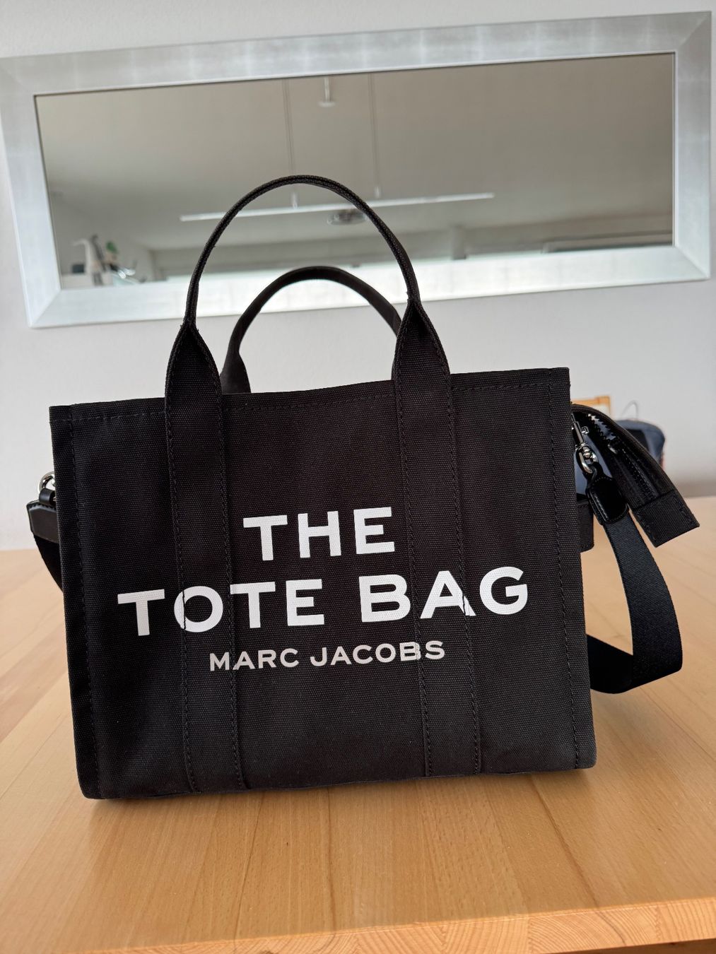 Marc Jacobs Borse da donna: Marc Jacobs "The Tote Bag" schwarz – Usato da Wauwil venduto da Nifled
