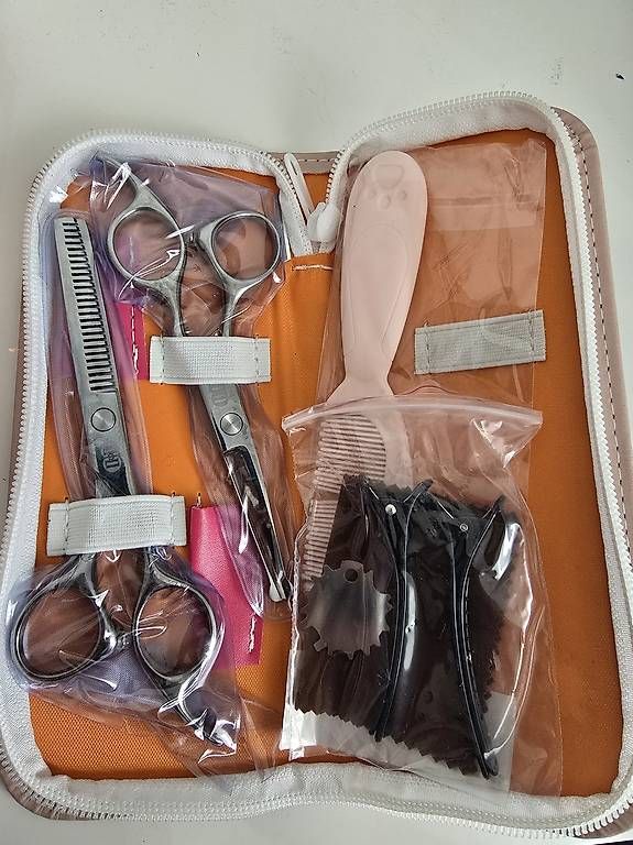 Tutti gli attrezzi: Set forbici parrucchiere bambini  nuovo – Usato da Pura venduto da Andy_the_dealer 2