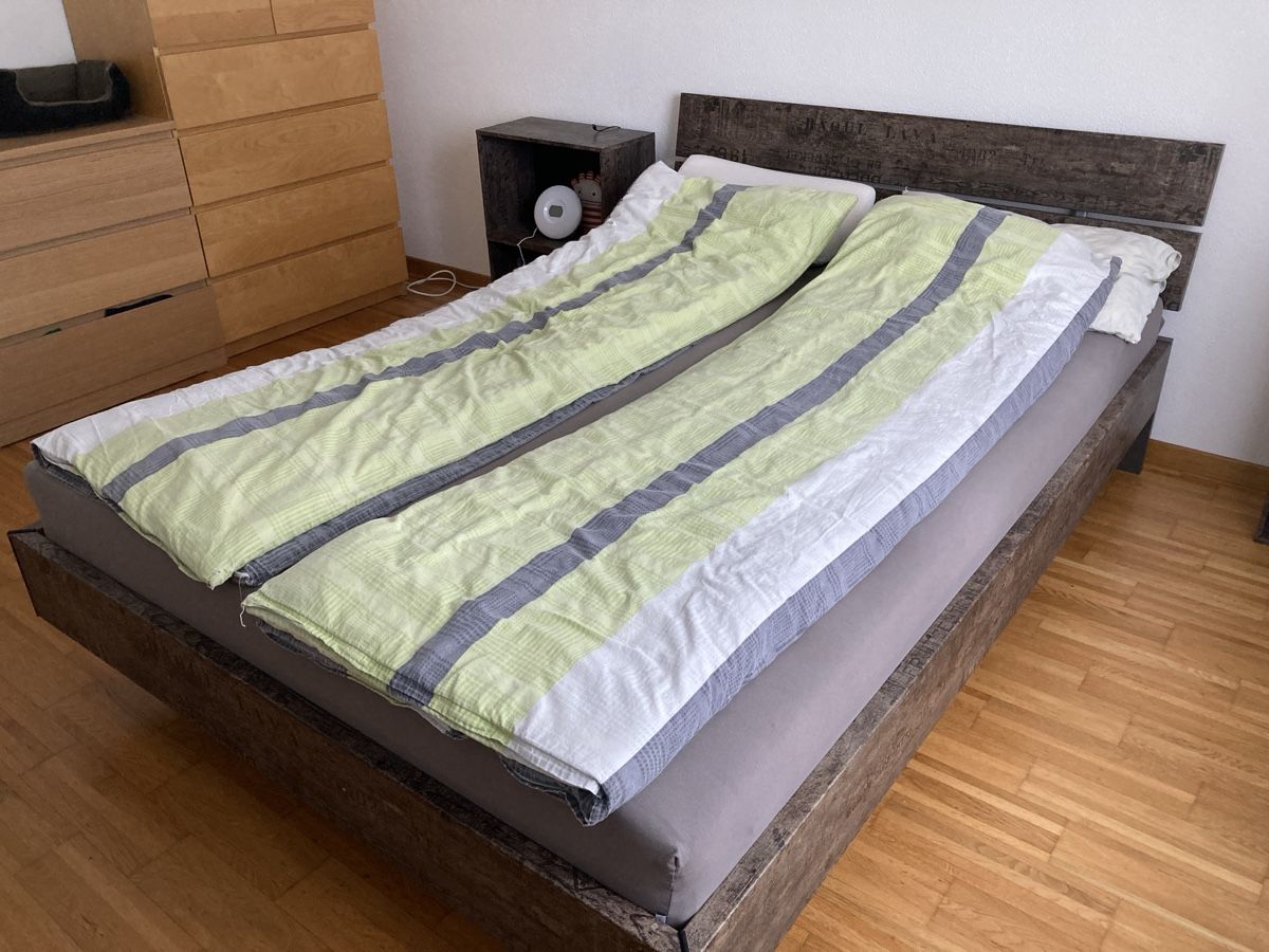 Lits: Bett 140x200cm – D'occasion à Wilen b. Wil par ilariia10