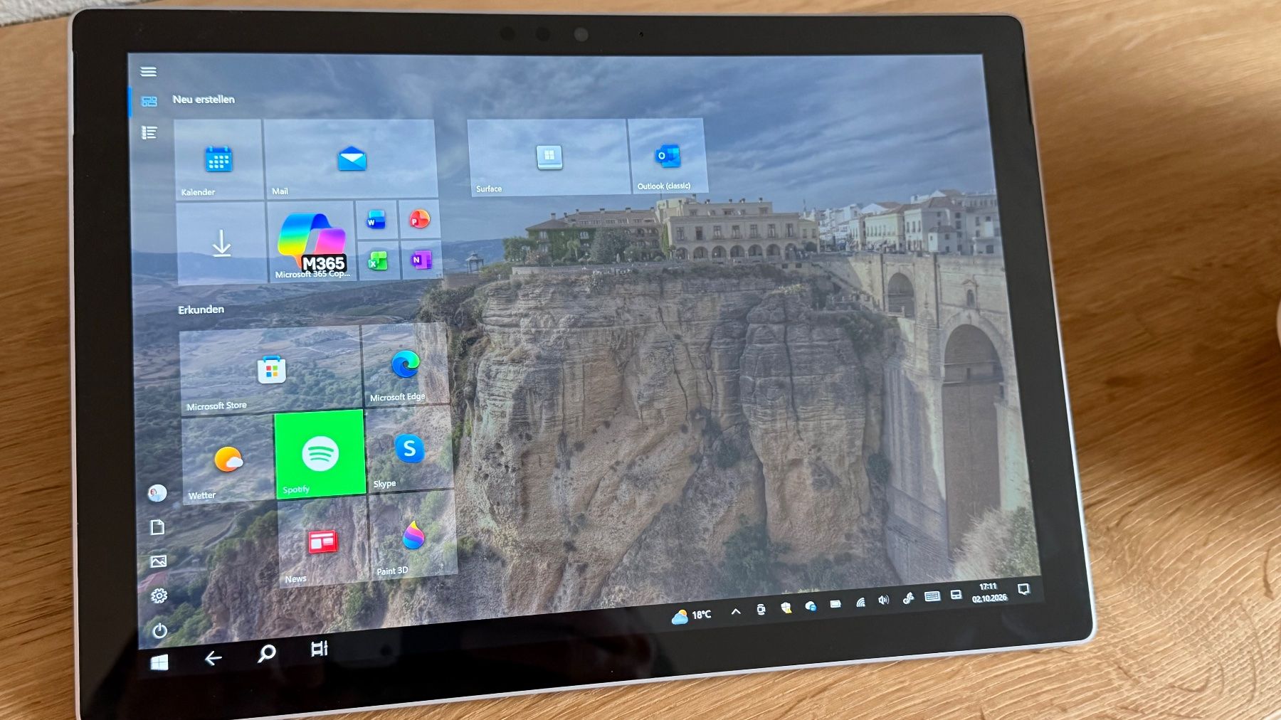 Microsoft Tablet PC: Microsoft Surface Pro (5th Gen) - 128GB i5 – Gebraucht aus Root von Apollo65 2