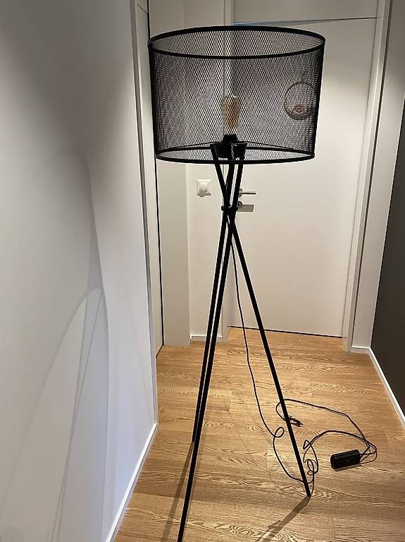 Lampade: Stehlampe - kaum gebraucht – Usato da Küsnacht ZH venduto da jjaeger89 2