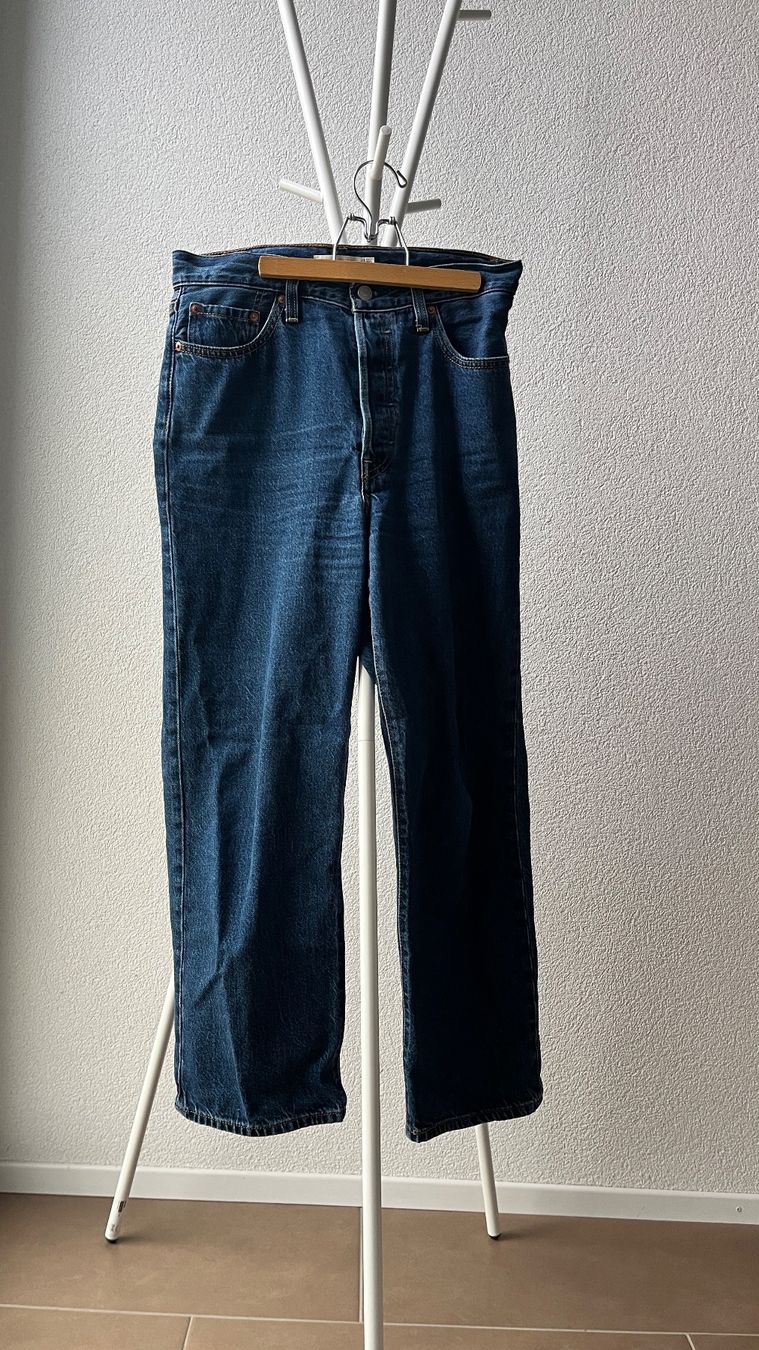 Levi's Jeans: Original Levi's Jeans, Straight Leg – Usato da Zollikofen venduto da _Calanthea_