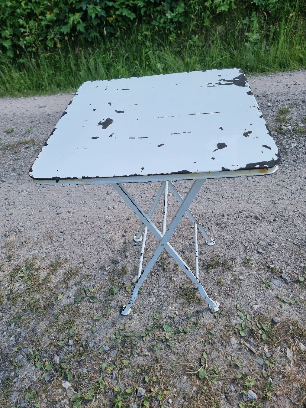 Tavoli: Tisch weiss Metall klappbar Gartenmöbel (48) – Usato da Berschis venduto da treedosha01