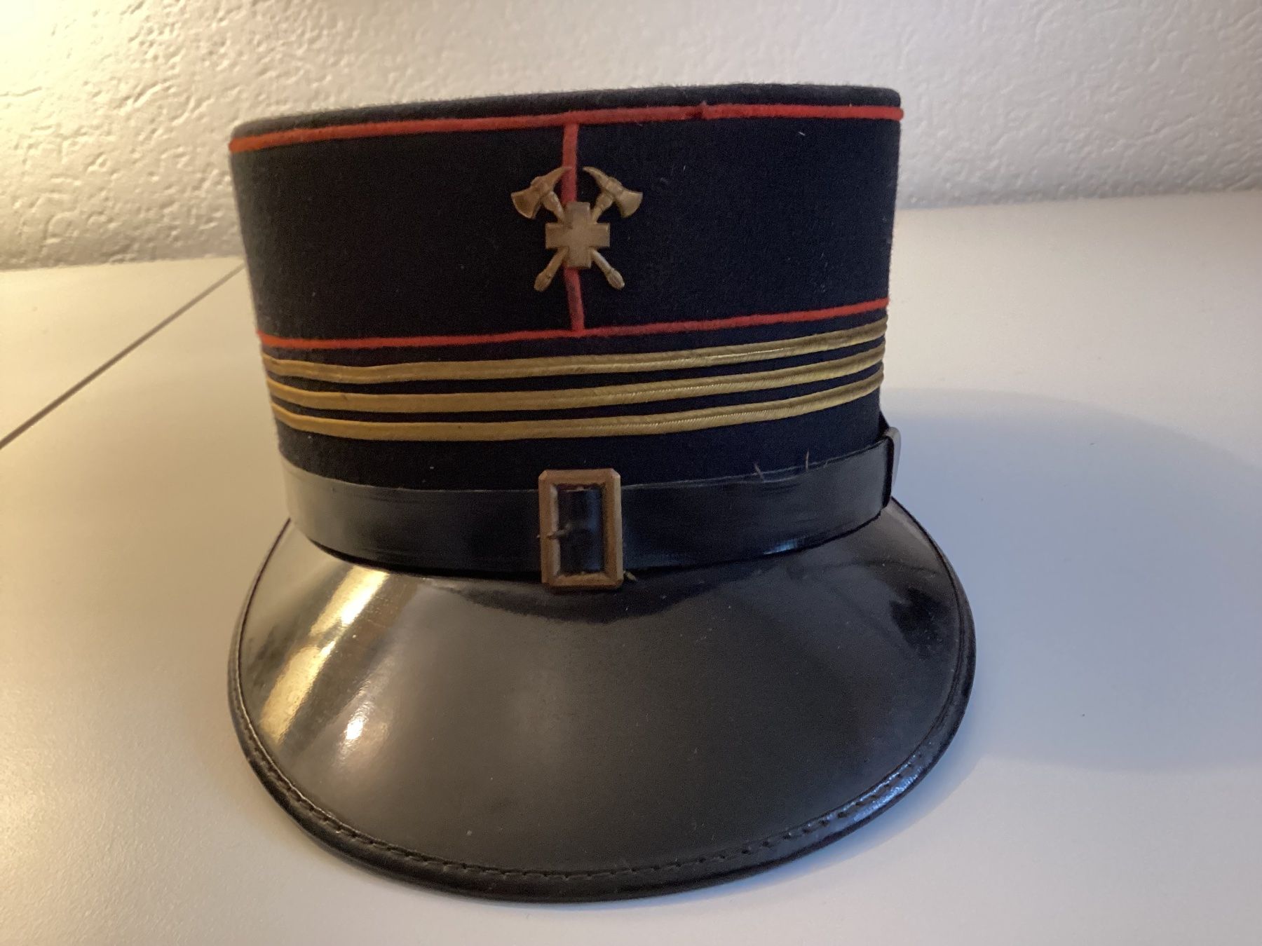 Uniformen: Casquette d’officier pompier – Gebraucht aus Vouvry von marius09