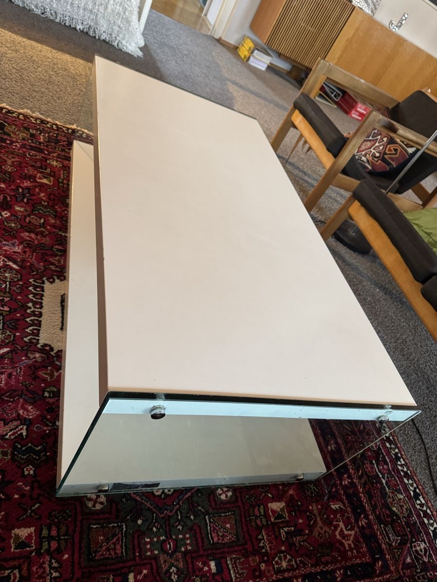 Tables: Table basse de salon plaqué blanc/verre – D'occasion à Le Sentier par flo_dcg6 2