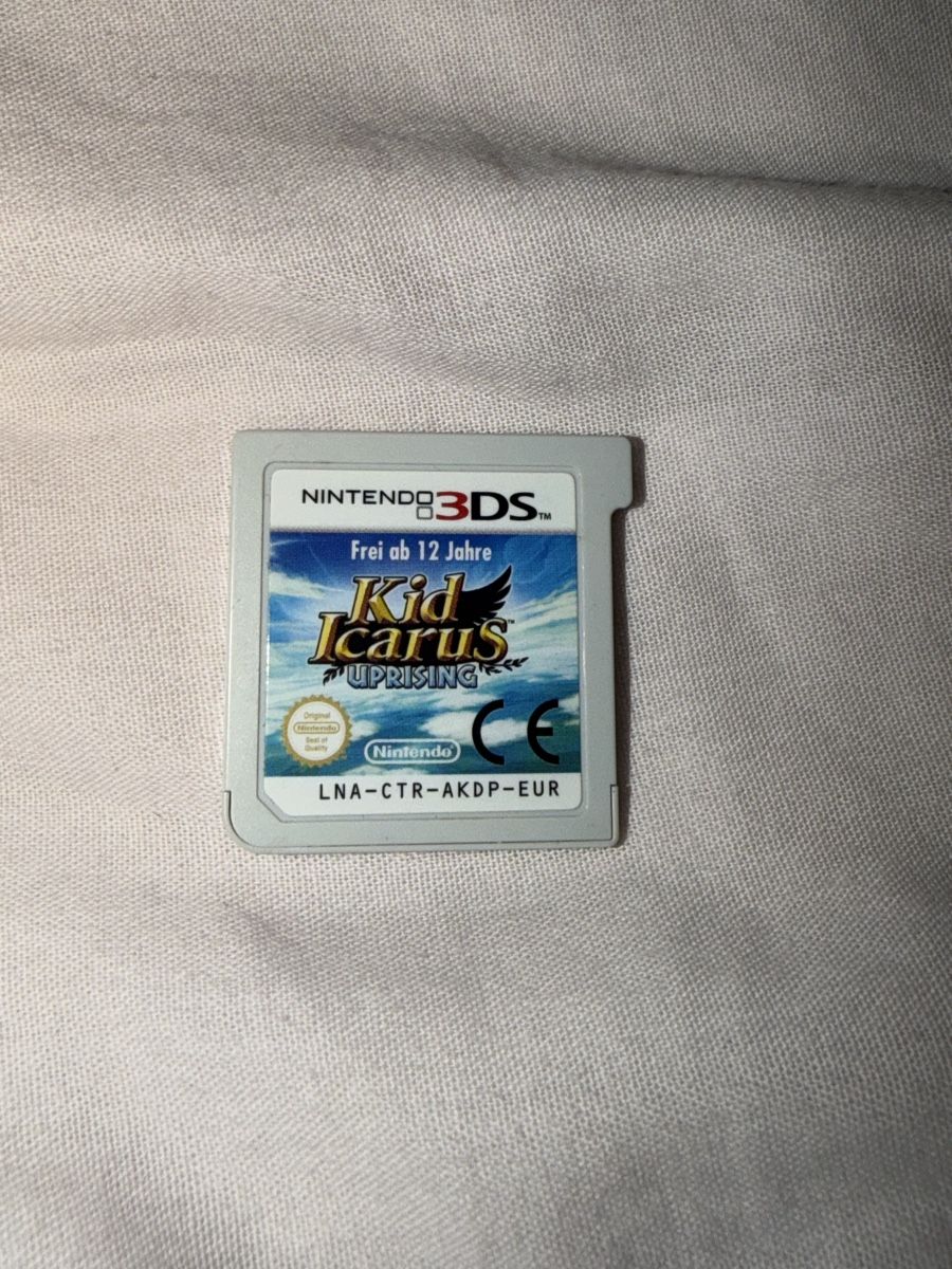 Giochi: Kid Icarus Uprising Nintendo 3 – Usato da Le Lignon venduto da nic_6bk7