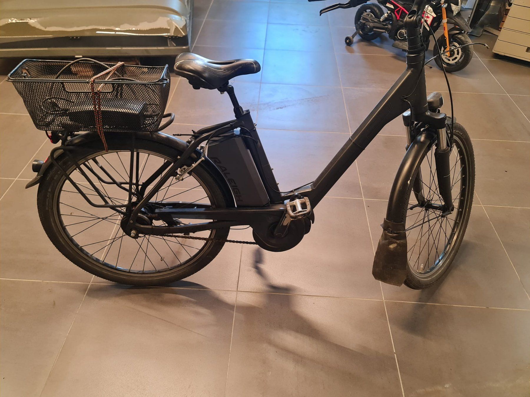 Raleigh Velos: Raleigh Elektrovelo – Defekt aus Bad Zurzach von Hier.steht.mein.Name