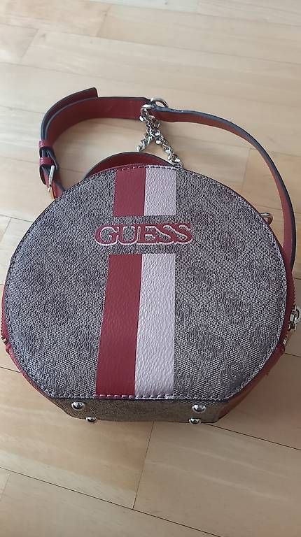 Taschen für Damen: GUESS VIKKY CROSSBODY BAG – Gebraucht aus Allschwil von Camy061 1