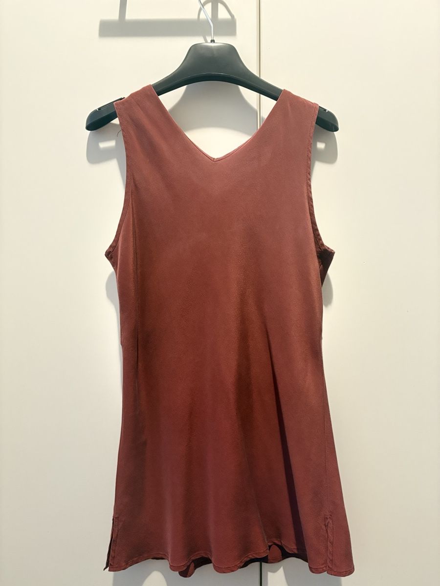 Blusen: Ärmellose Seidenbluse Bordeaux – Gebraucht aus Chur von giusy.25 1